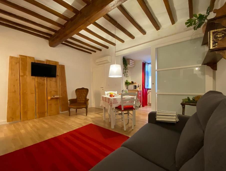 San Lorenzo Apartment In Red 피렌체 외부 사진