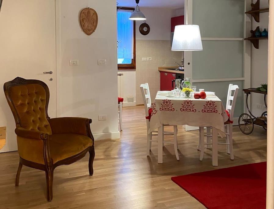 San Lorenzo Apartment In Red 피렌체 외부 사진