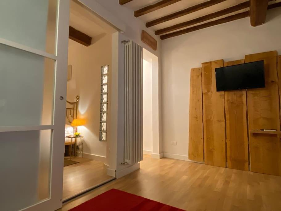 San Lorenzo Apartment In Red 피렌체 외부 사진