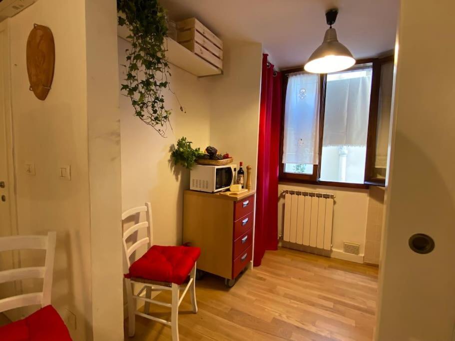 San Lorenzo Apartment In Red 피렌체 외부 사진