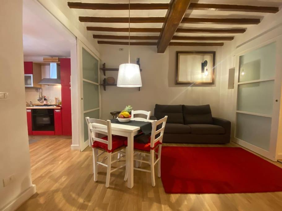 San Lorenzo Apartment In Red 피렌체 외부 사진