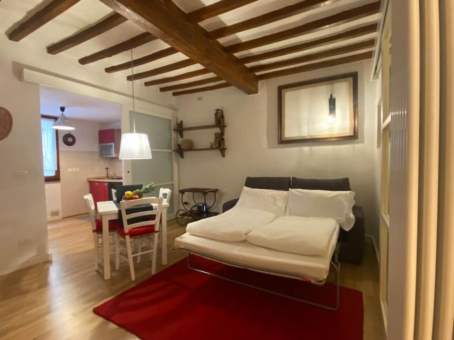 San Lorenzo Apartment In Red 피렌체 외부 사진